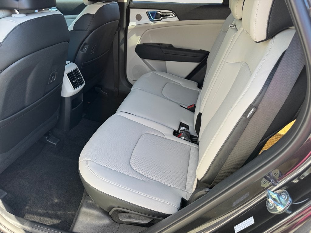 2027 Kia Sportage EX