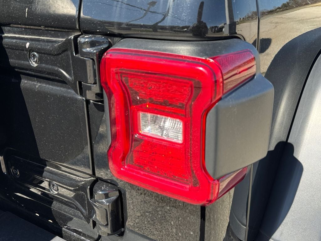 2022 Jeep Wrangler Unlimited Rubicon 4xe Sky One–Touch® Power–Top