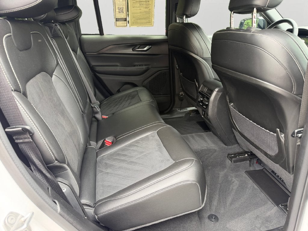 2023 Jeep Grand Cherokee Altitude X 4X4