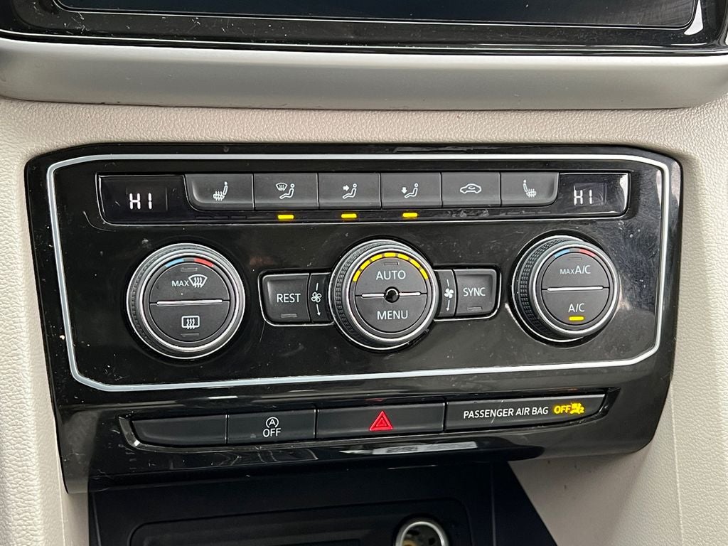 2022 Volkswagen Atlas 2.0T SE w/Technology