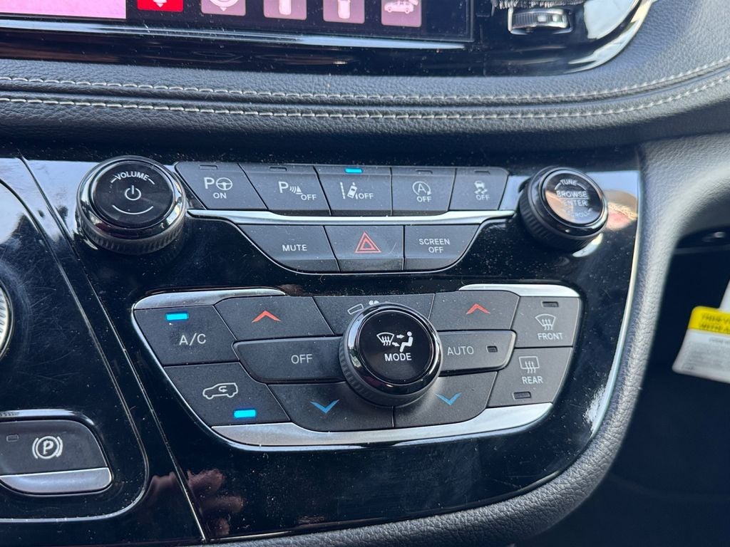 2022 Chrysler Pacifica Touring L