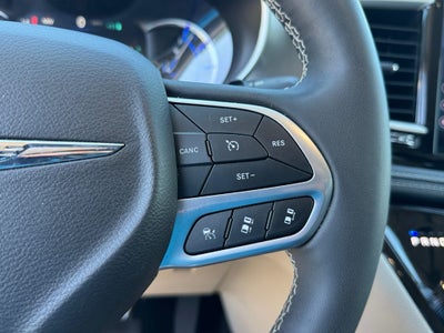 2024 Chrysler Pacifica Hybrid Select