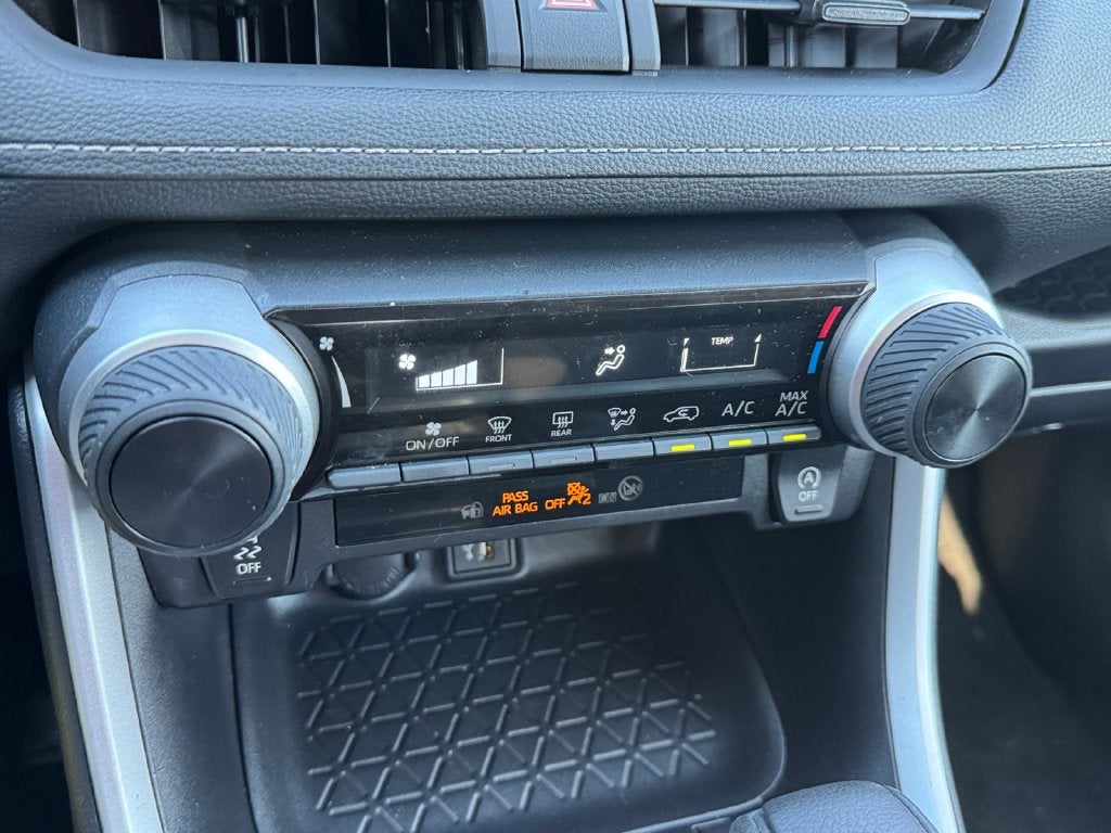 2025 Toyota RAV4 LE AWD