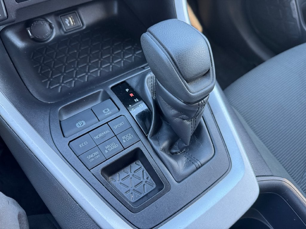 2025 Toyota RAV4 LE AWD