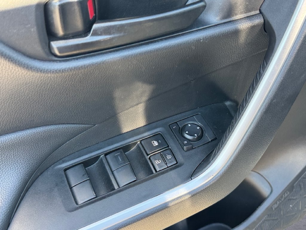 2025 Toyota RAV4 LE AWD