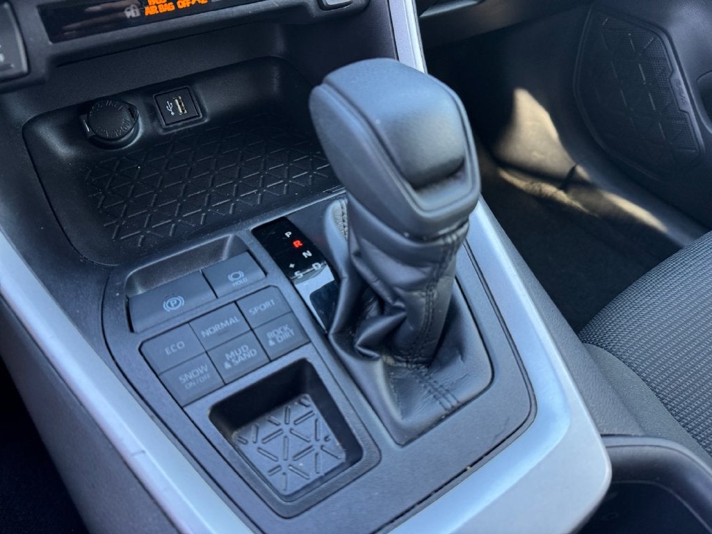 2025 Toyota RAV4 LE AWD
