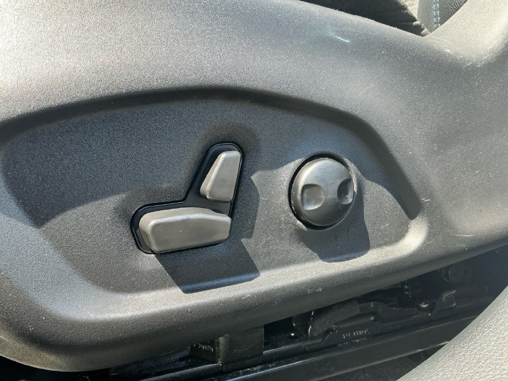 2025 Jeep Compass Latitude Dual–Pane Panoramic