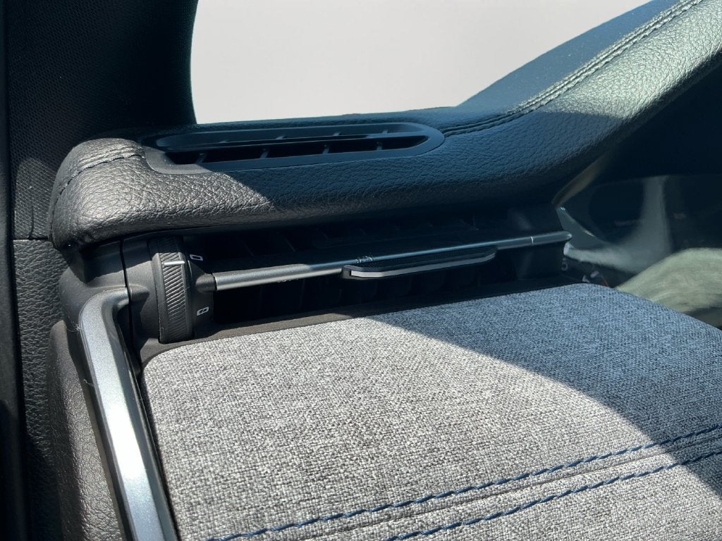 2025 Jeep Compass Latitude Dual–Pane Panoramic