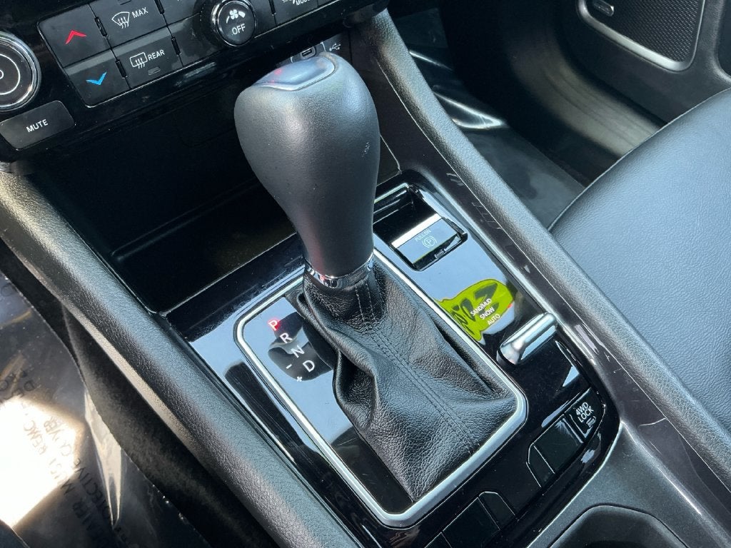 2025 Jeep Compass Latitude Dual–Pane Panoramic