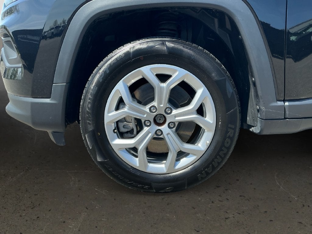 2025 Jeep Compass Latitude Dual–Pane Panoramic