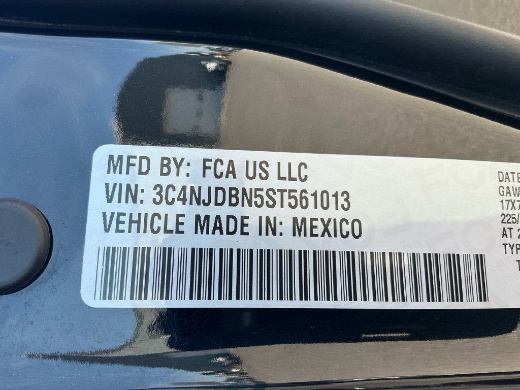 2025 Jeep Compass Latitude Dual–Pane Panoramic