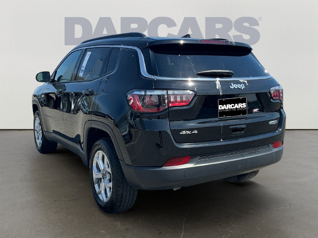 2025 Jeep Compass Latitude Dual–Pane Panoramic
