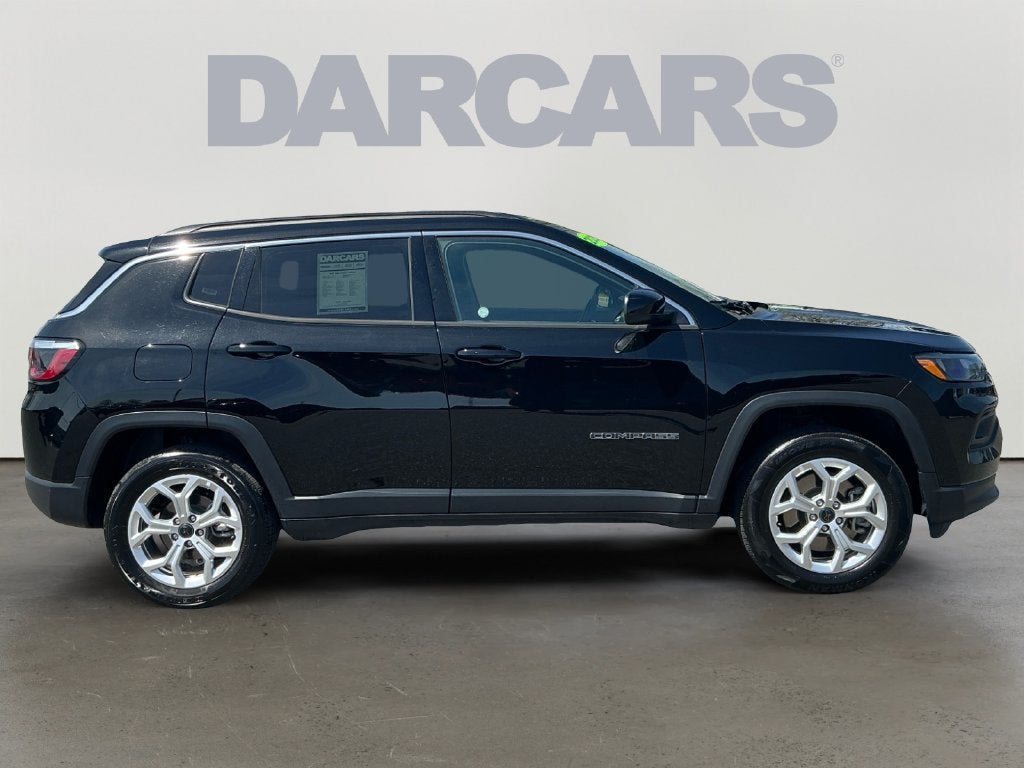 2025 Jeep Compass Latitude Dual–Pane Panoramic