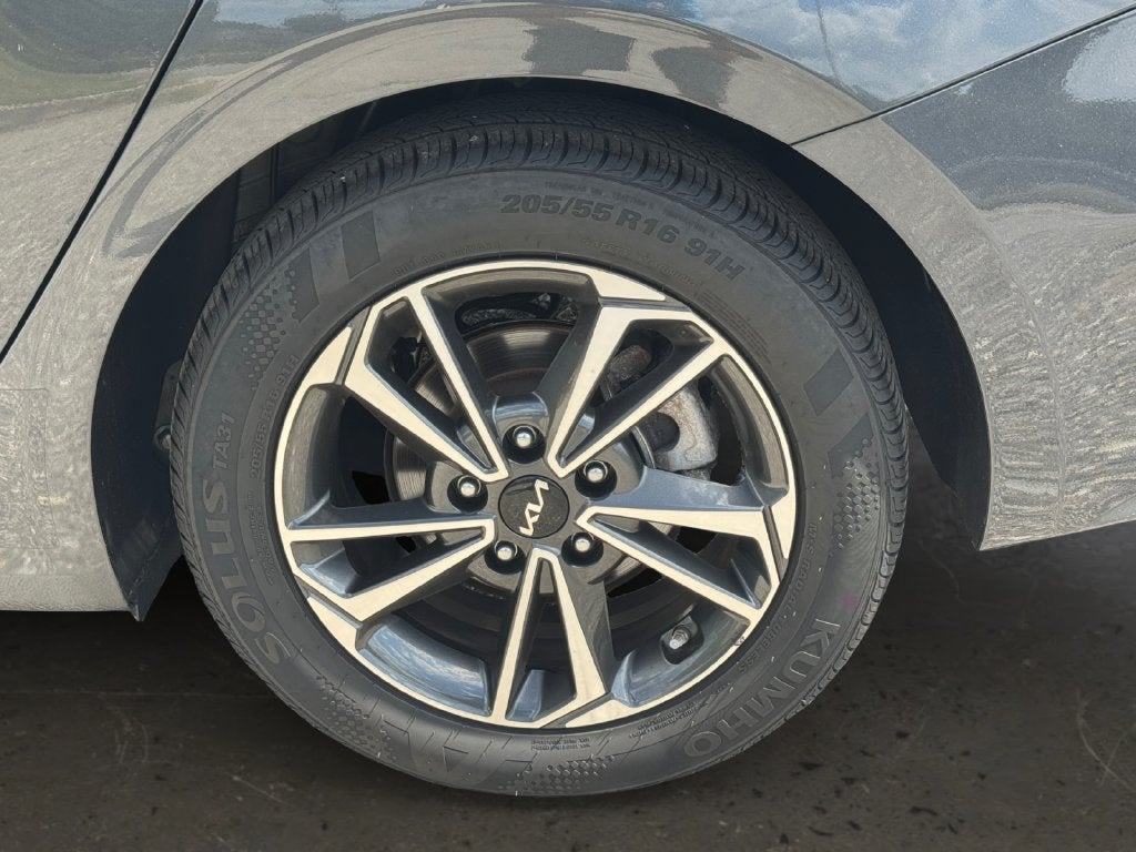 2024 Kia Forte LXS Technology Package