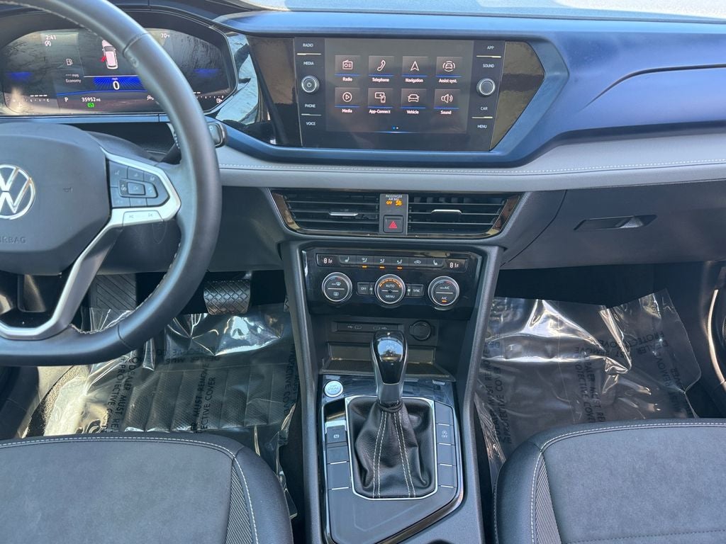 2024 Volkswagen Taos 1.5T SE