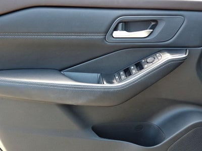 2023 Nissan Rogue SV Panoramic Moonroof