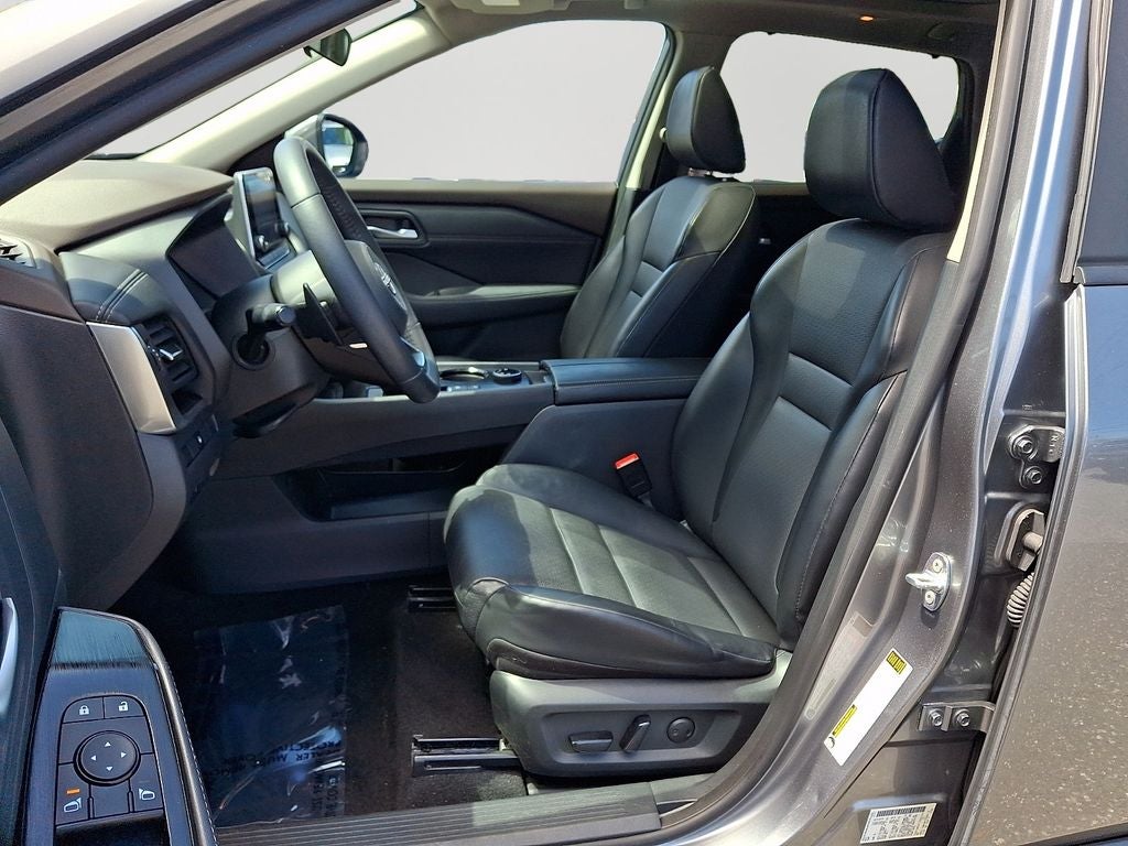 2023 Nissan Rogue SV Panoramic Moonroof