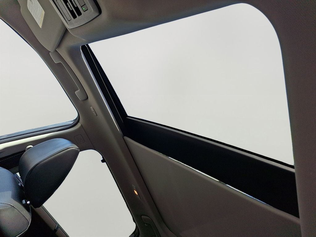 2023 Nissan Rogue SV Panoramic Moonroof
