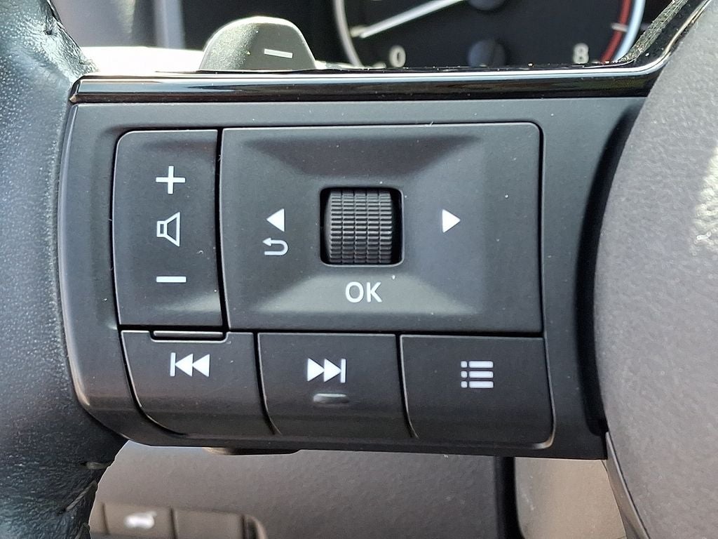 2023 Nissan Rogue SV Panoramic Moonroof