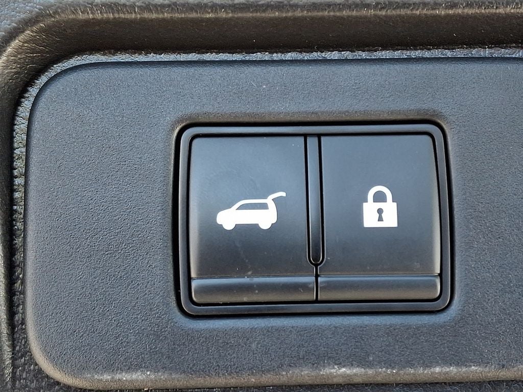 2023 Nissan Rogue SV Panoramic Moonroof