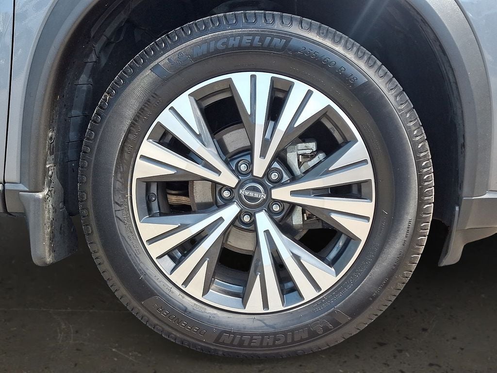 2023 Nissan Rogue SV Panoramic Moonroof