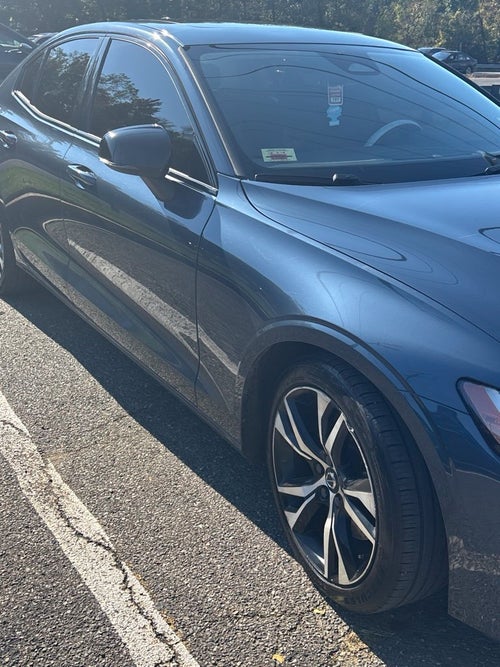 2024 Volvo S60 B5 Core Dark Theme