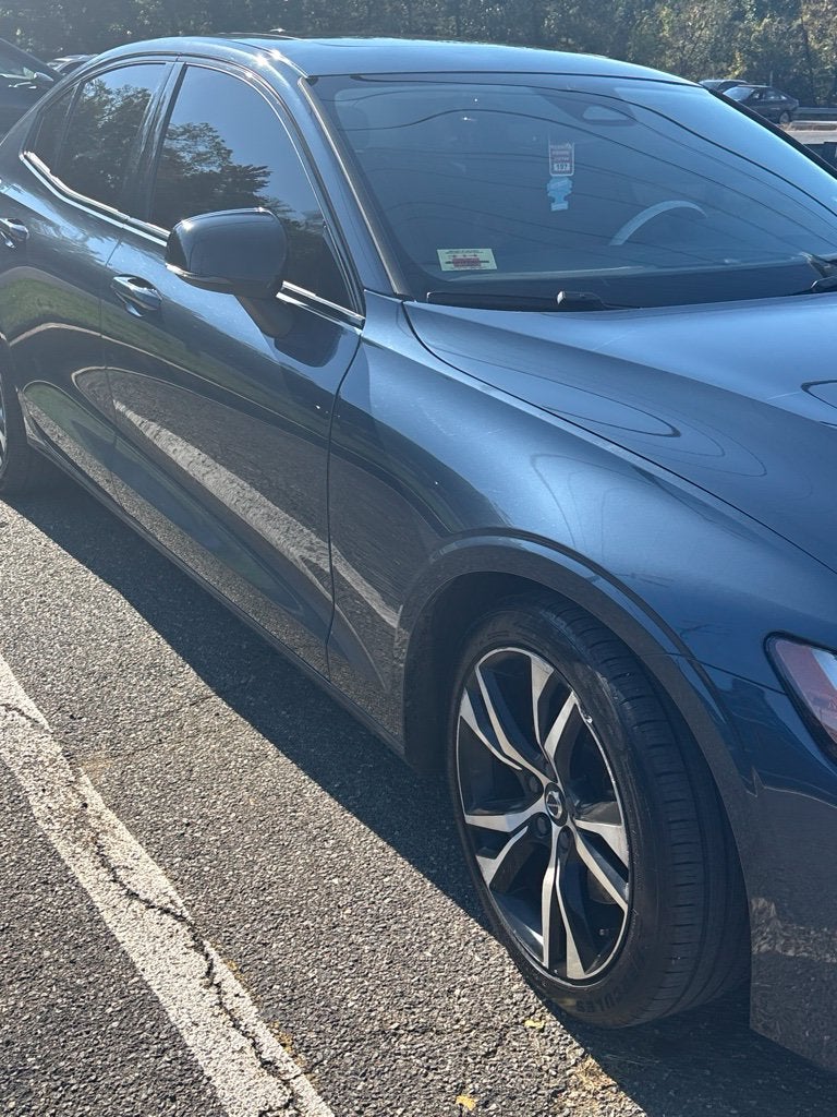 2024 Volvo S60 B5 Core Dark Theme