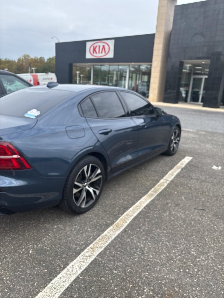 2024 Volvo S60 B5 Core Dark Theme