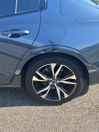 2024 Volvo S60 B5 Core Dark Theme