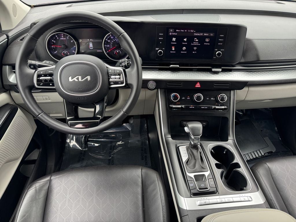 2023 Kia Carnival LX