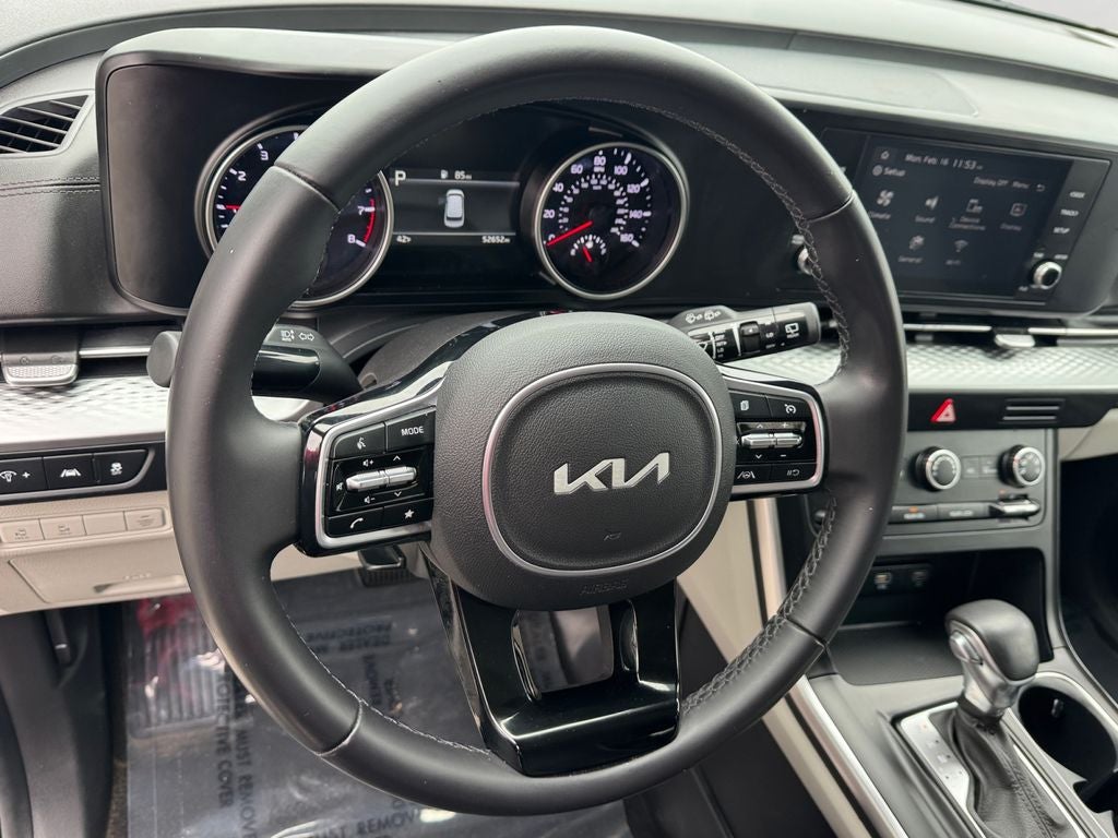 2023 Kia Carnival LX