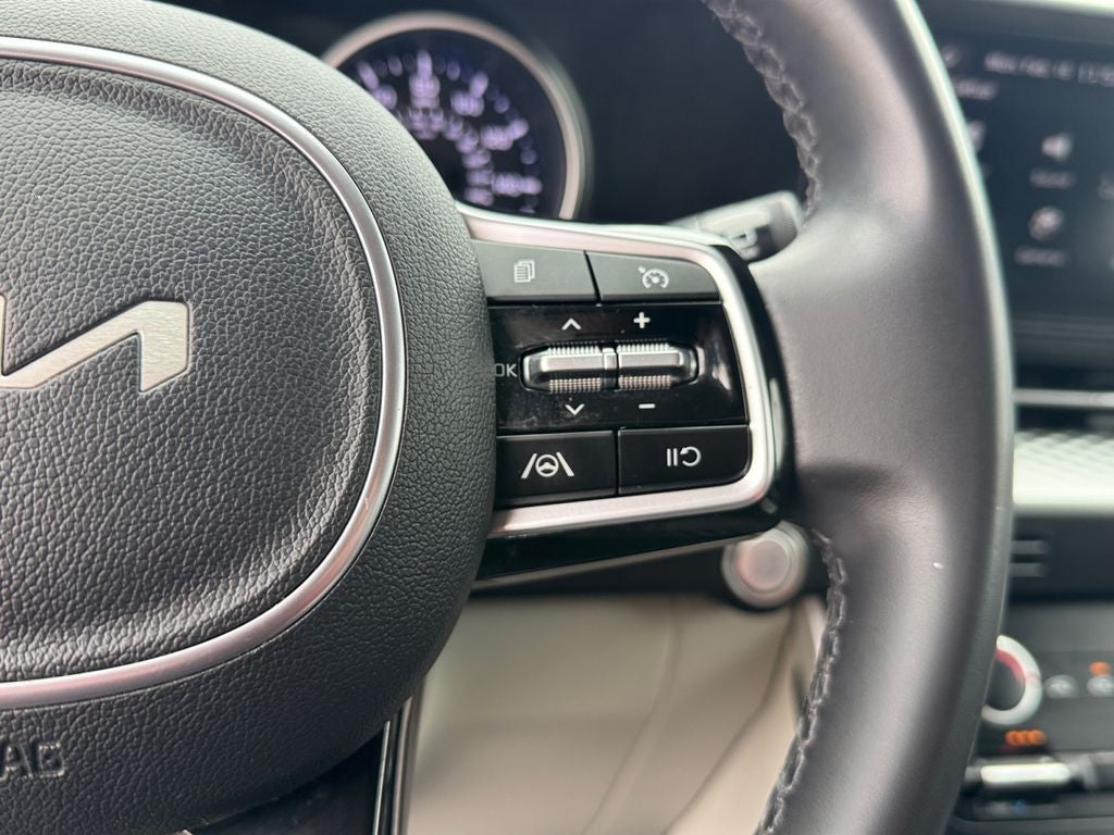 2023 Kia Carnival LX