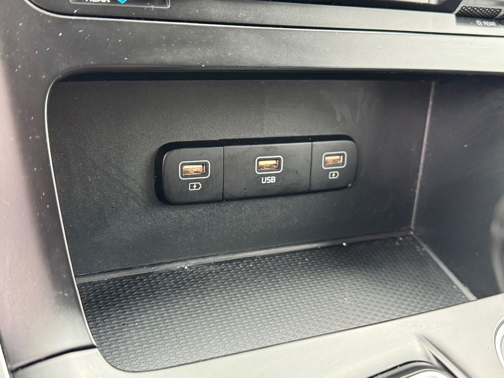 2023 Kia Carnival LX