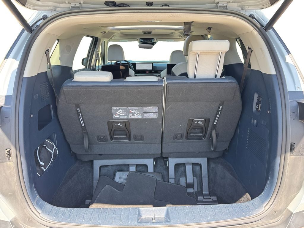 2025 Kia Carnival SX Prestige Rear Screen