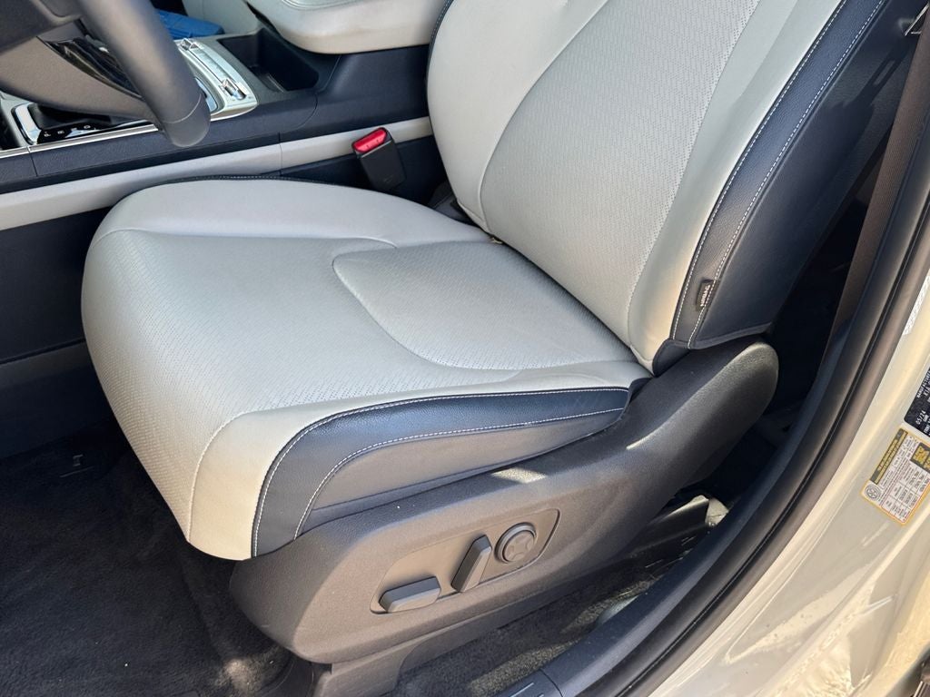 2025 Kia Carnival SX Prestige Rear Screen