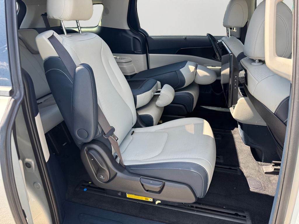 2025 Kia Carnival SX Prestige Rear Screen