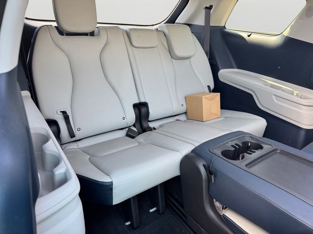 2025 Kia Carnival SX Prestige Rear Screen