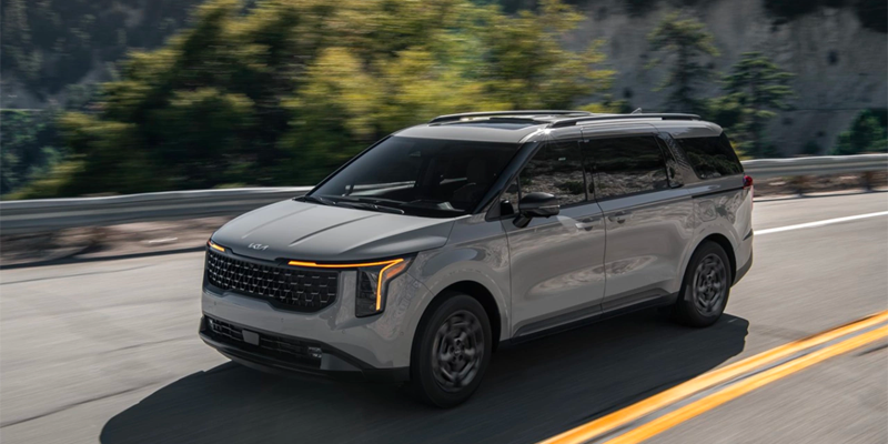 2025 Kia Carnival Traveling On Road Temple Hills, MD